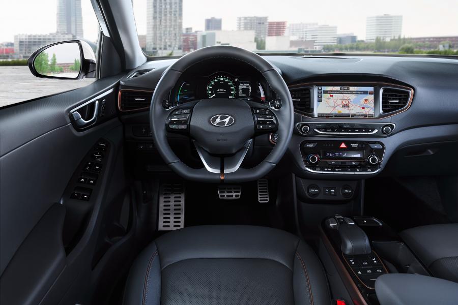 Панель приборов Hyundai IONIQ electric 2016 года  (WW) (фото 30 из 41)